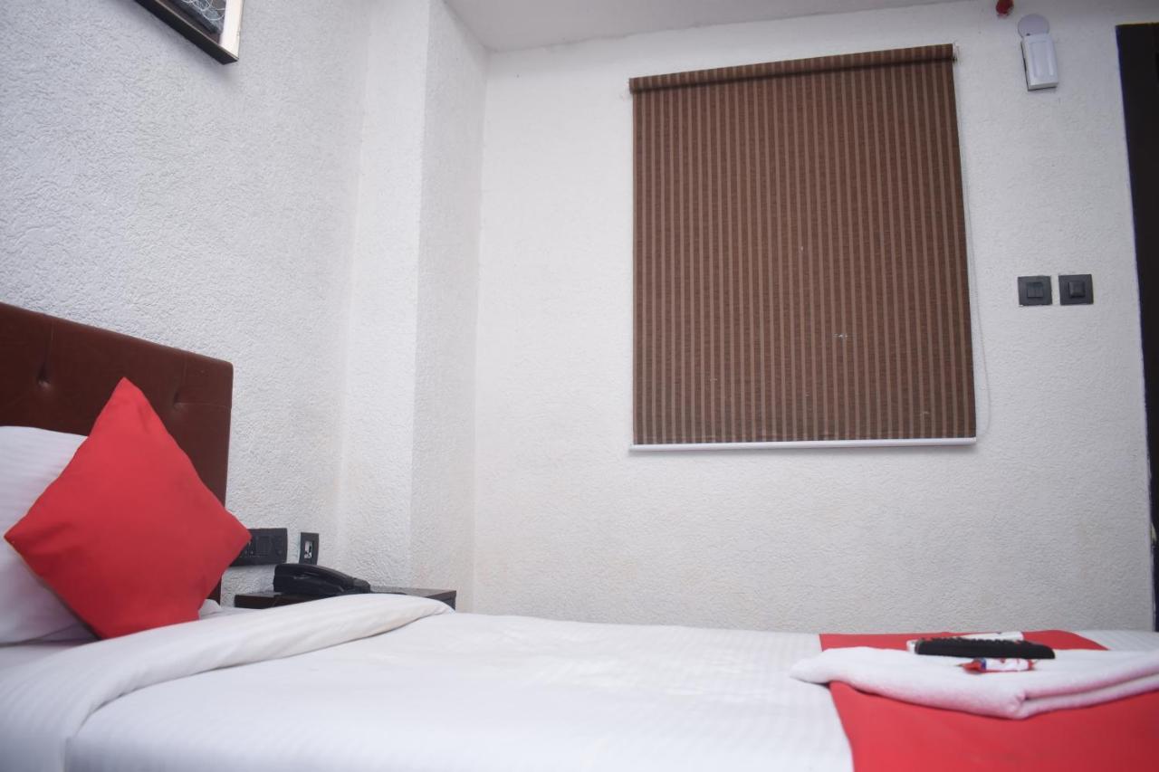 Hotel Jaypee Inn Hāora Exteriér fotografie